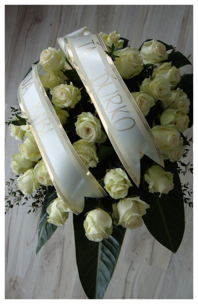S1 - Smútočná kytica bielych ruží